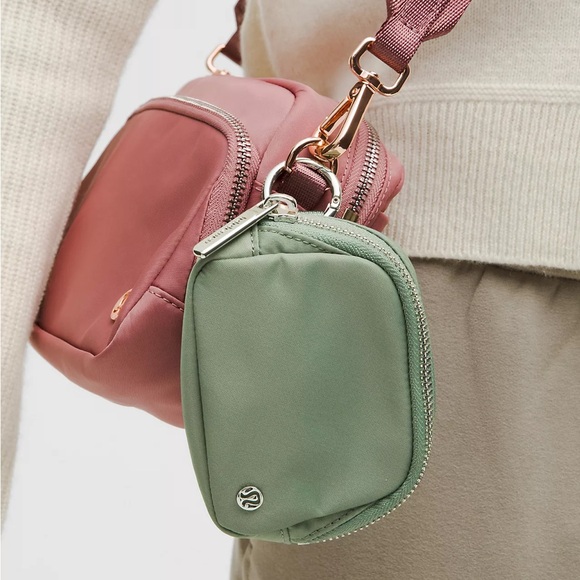 Lululemon Everywhere Belt Bag Nano- Grey Eucalyptus - Picture 7 of 8